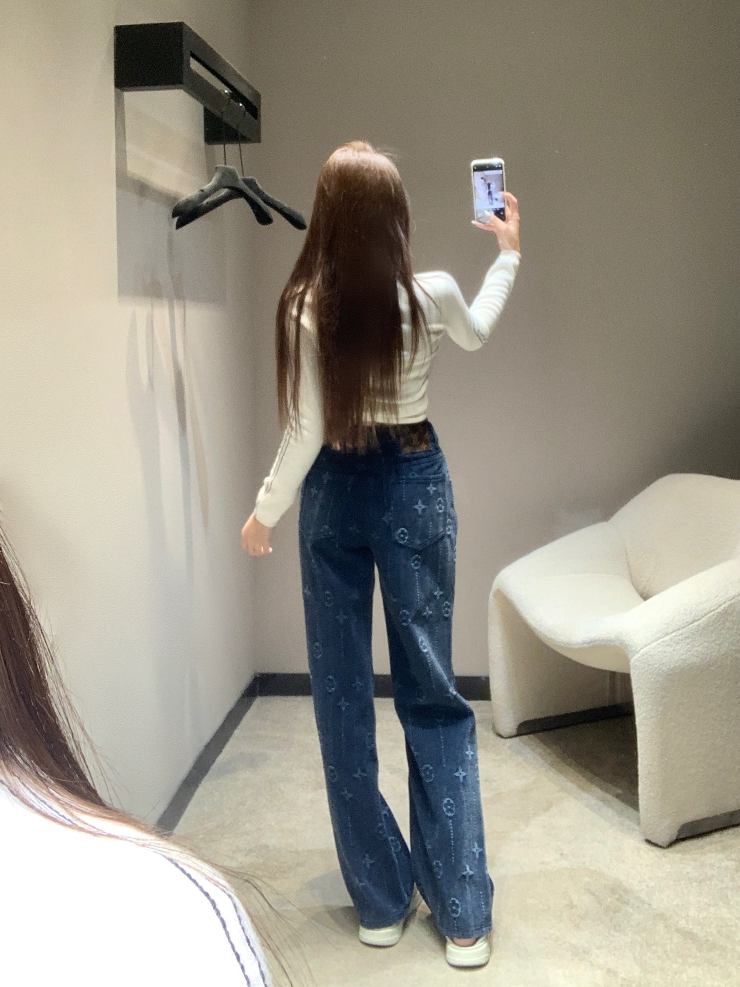 4c8c922a98a45cb55318a3d6b62bf628_1763960201_3138.jpg