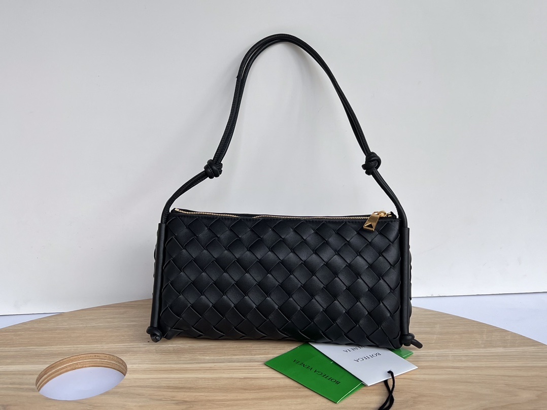 보테가베네타 스트랩파우치