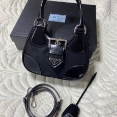 프라다 문패딩레더백