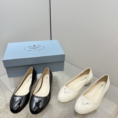 프라다 플랫슈즈