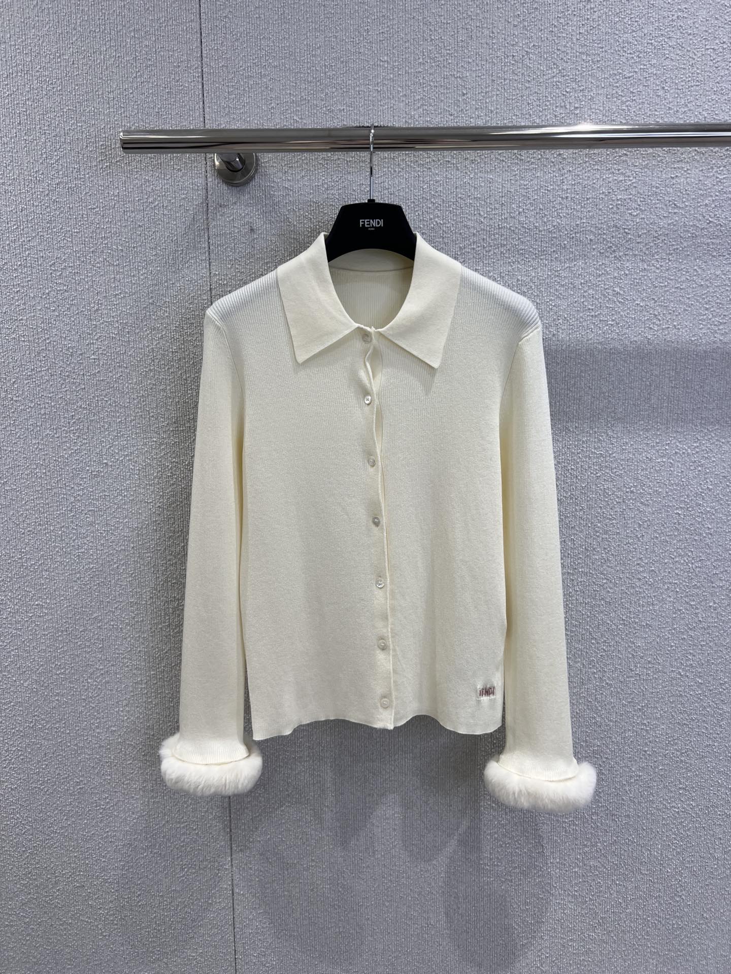 펜디 가디건