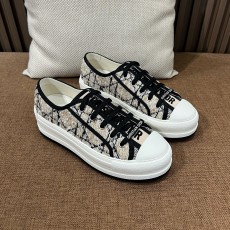 디올 스니커즈